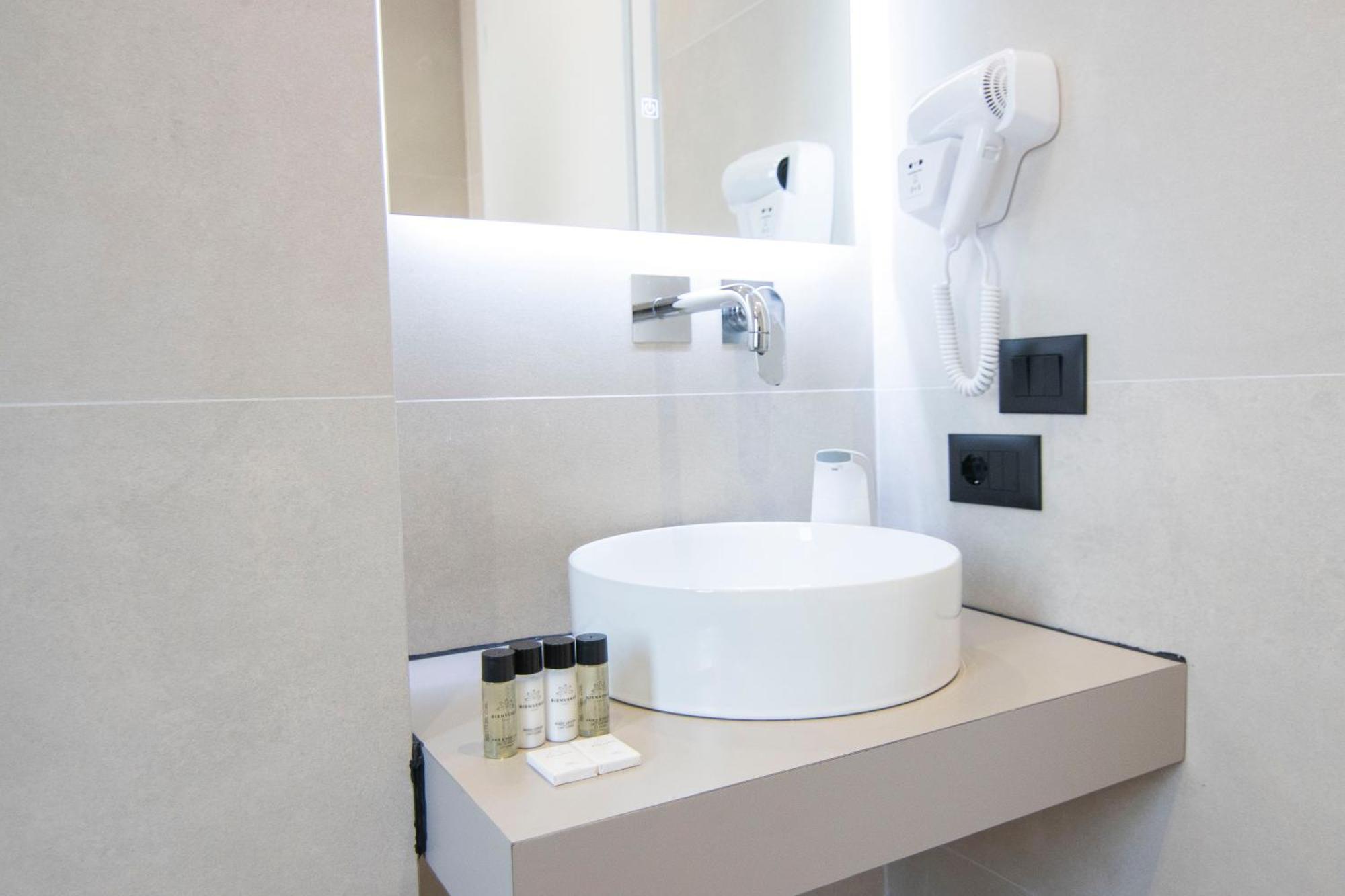 Mina Luxury * Tirana