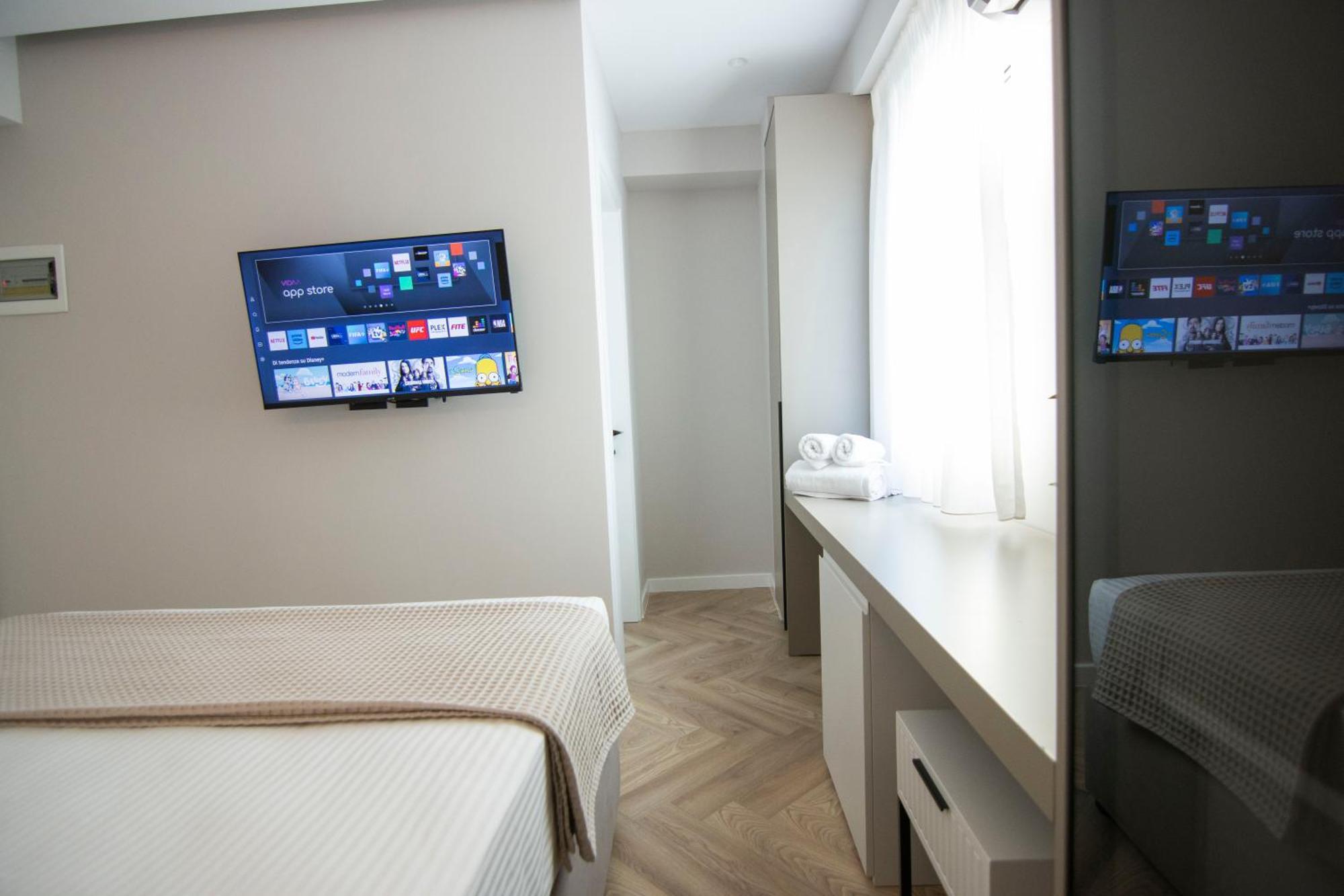 Mina Luxury
