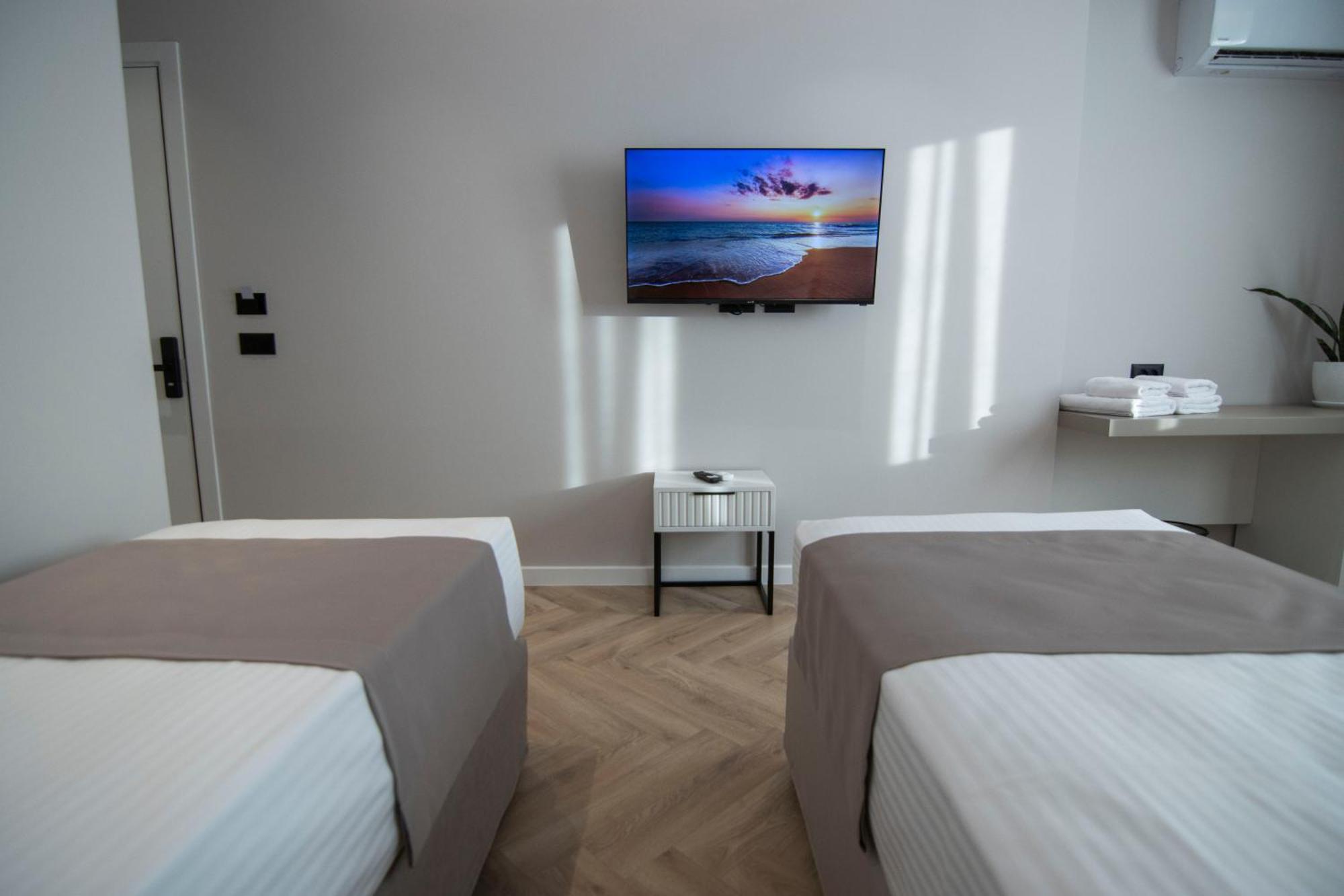 Mina Luxury * Tirana