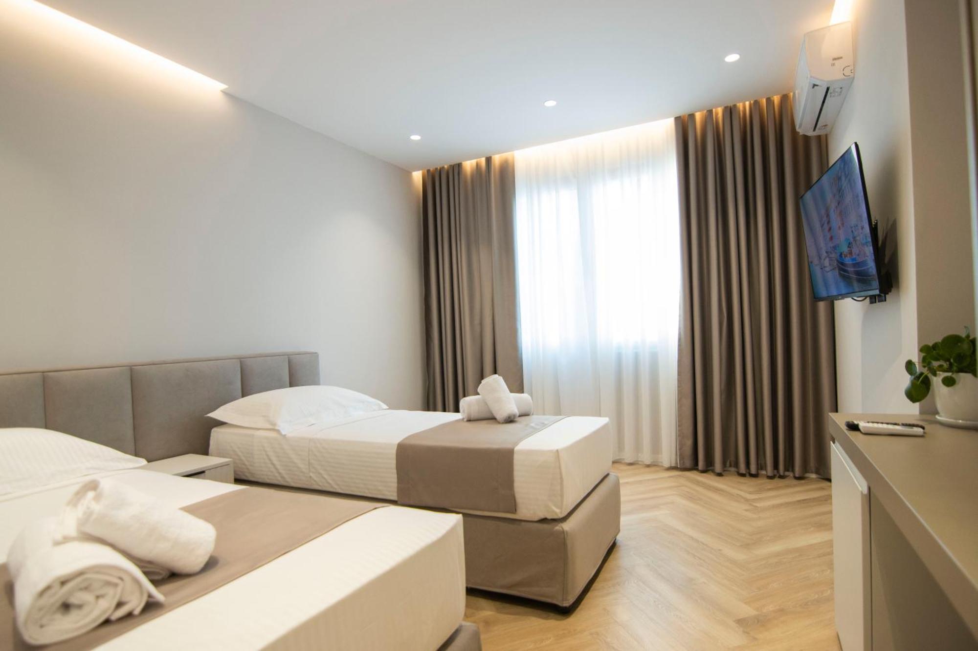 Mina Luxury * Tirana